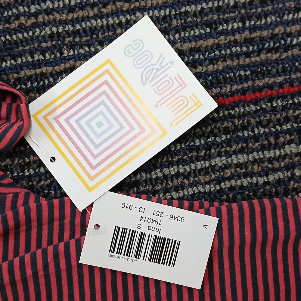 Lularoe 💜 NWT Irma Stripes Tunic Blouse Top Red Size Small - Picture 4 of 5